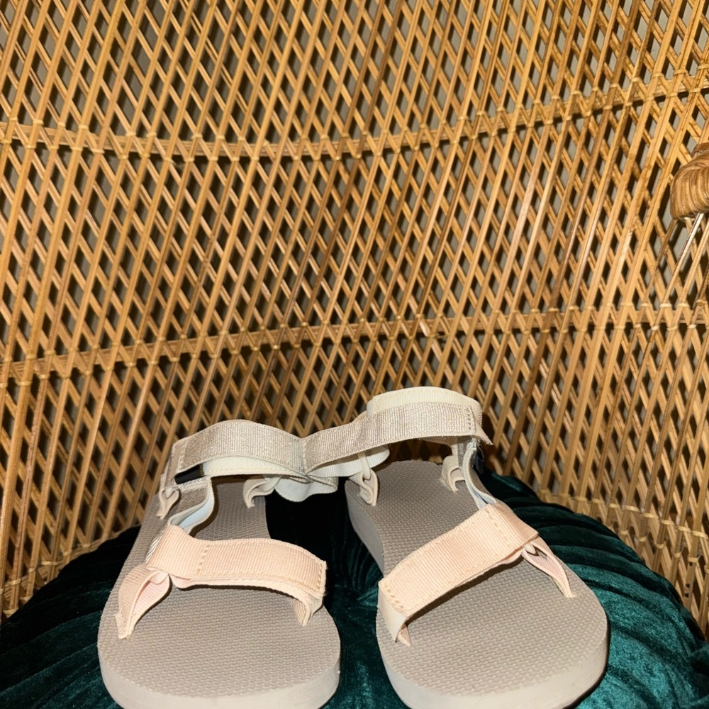 Teva Universal - Picture 3 of 3